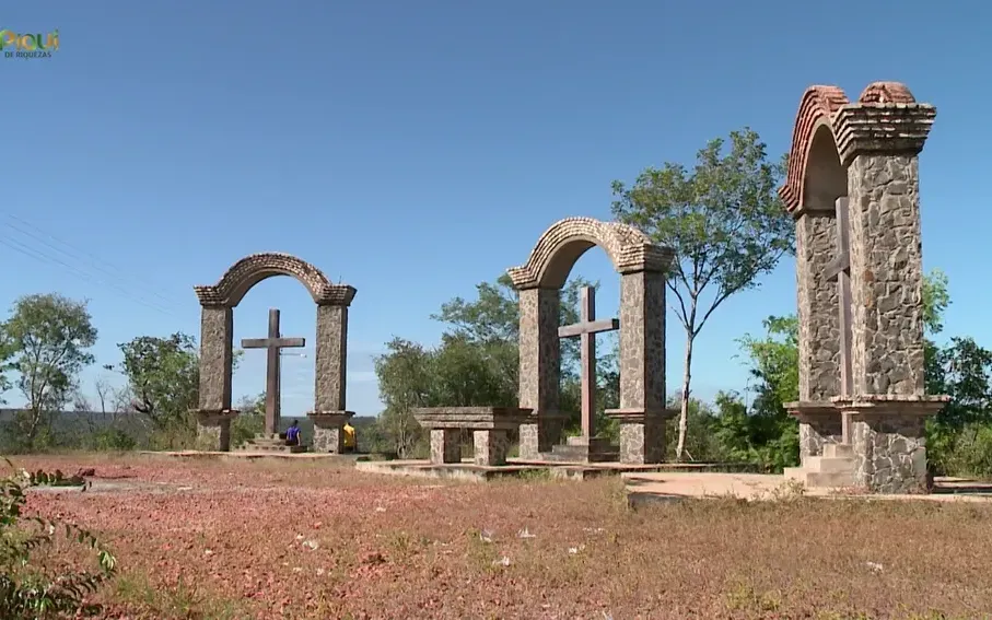 Morro do Cruzeiro em Monsenhor Gil - foto 4
